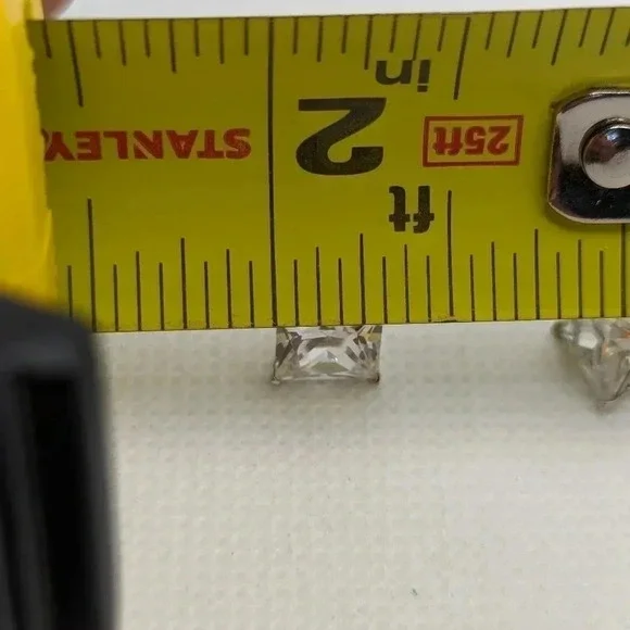 925  studs - Picture 3 of 3